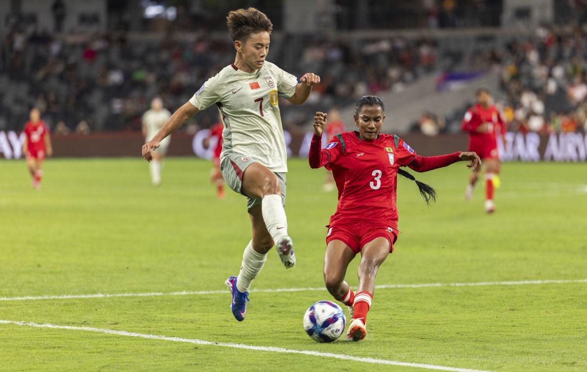 开云官网登录-王霜献上世界波，中国女足亚洲杯“开门红”，2比0战胜孟加拉国女足